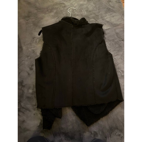 Faux Fur Vest - Picture 3 of 3